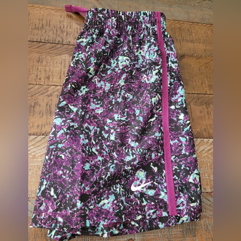 Nike Boys' Dri-FIT Multi Printed Shorts Size M NWT - Picture 3 of 10